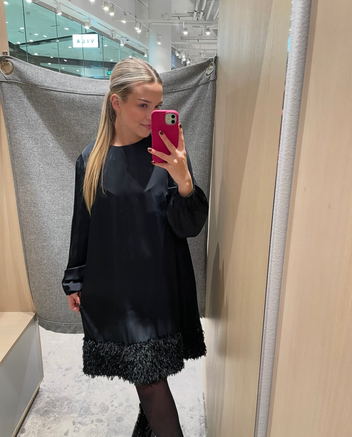 VIVEER Short Dress - Black Beauty